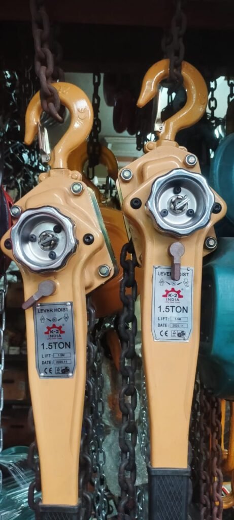 Leaver hoist